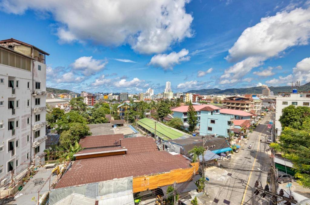 Lucky Buako Hotel Patong Exteriör bild
